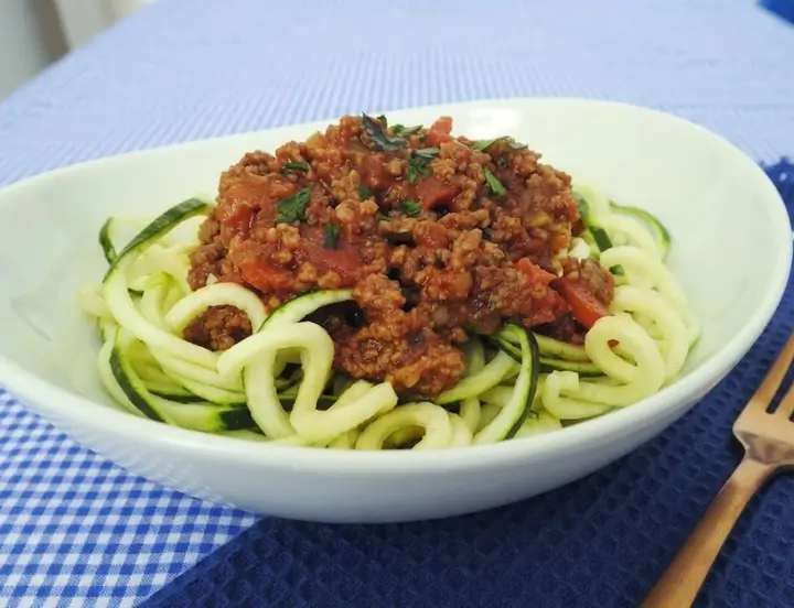 macarrao de abobrinha com carne moida