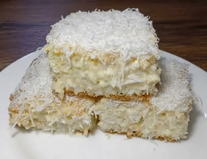 🏆 Bolo de Coco Gelado Saudável: A Sobremesa Leve e Deliciosa que Você Merece! 🥥✨